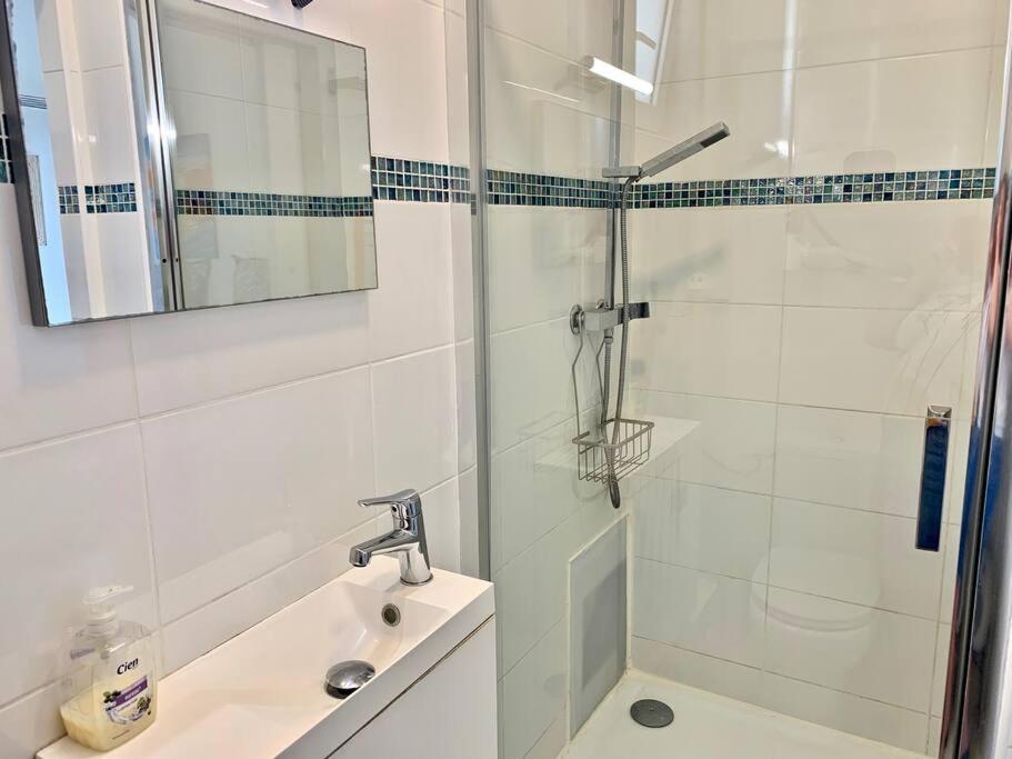 Blue Summer Vibes Mini Studio For Two, Ac, Parking, Beach At 50M, Spa Access -2 ラシオタ エクステリア 写真